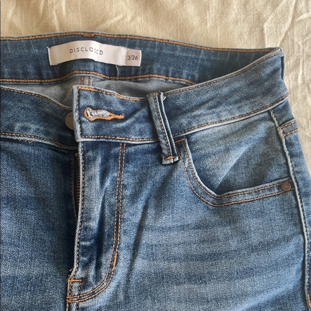 Wide leg cropped jean